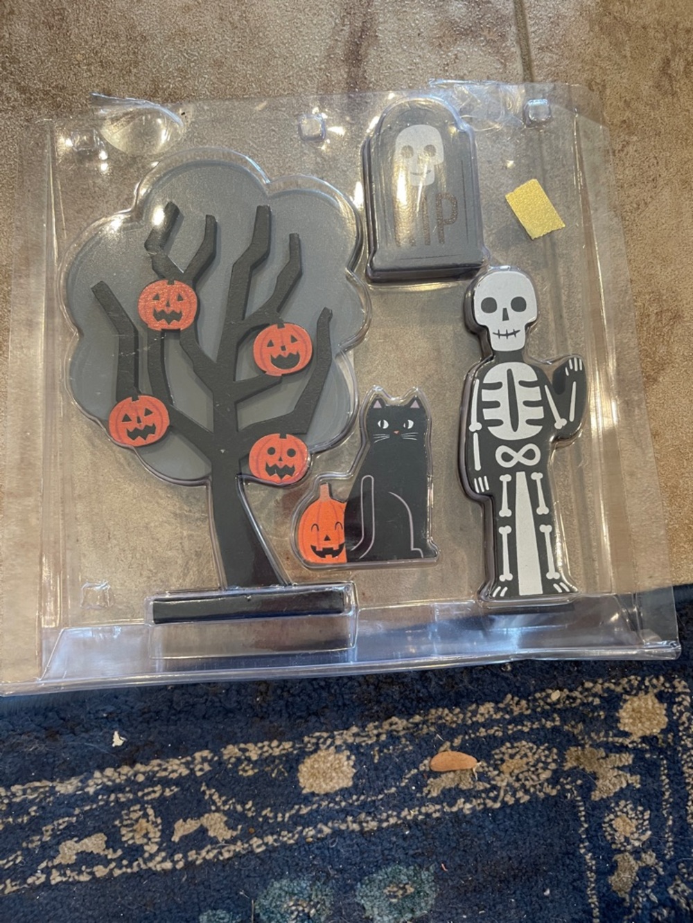 Target Halloween mini mantle - Picture 3 of 4